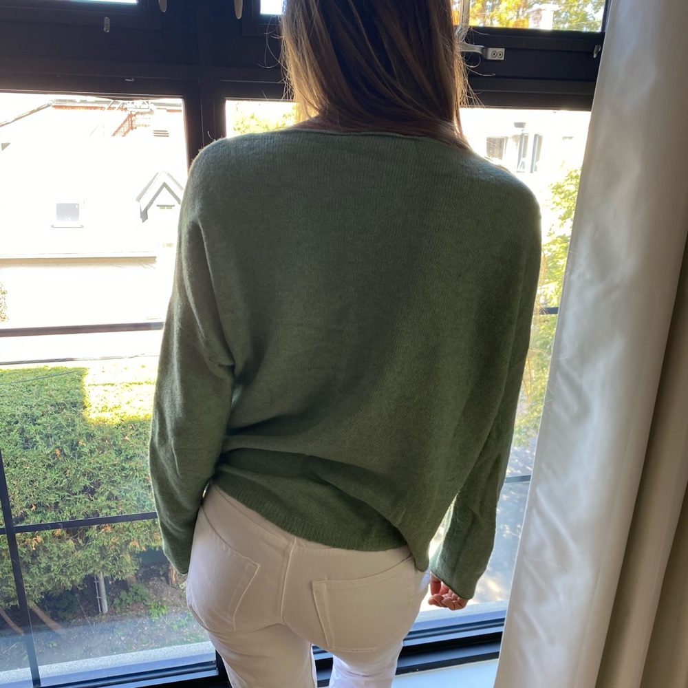 Sweater SALE‼️ - Picture 5 of 6